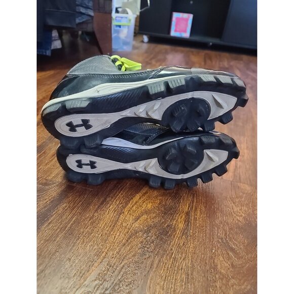 Under Armour Mens Cleats used one season size 8 1/2 - Picture 4 of 4